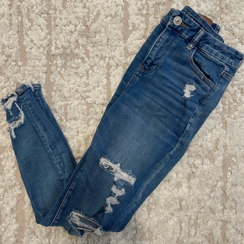 American Eagle Ripped Skinny Jeans - Size 4 Short